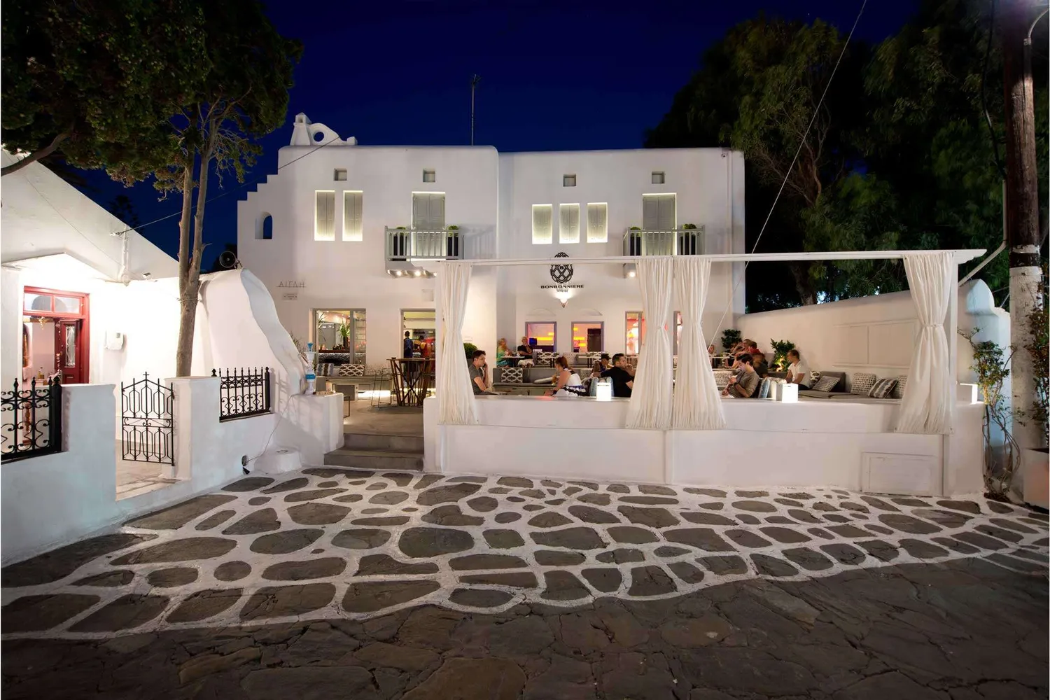 Bonbonniere nightclub Mykonos