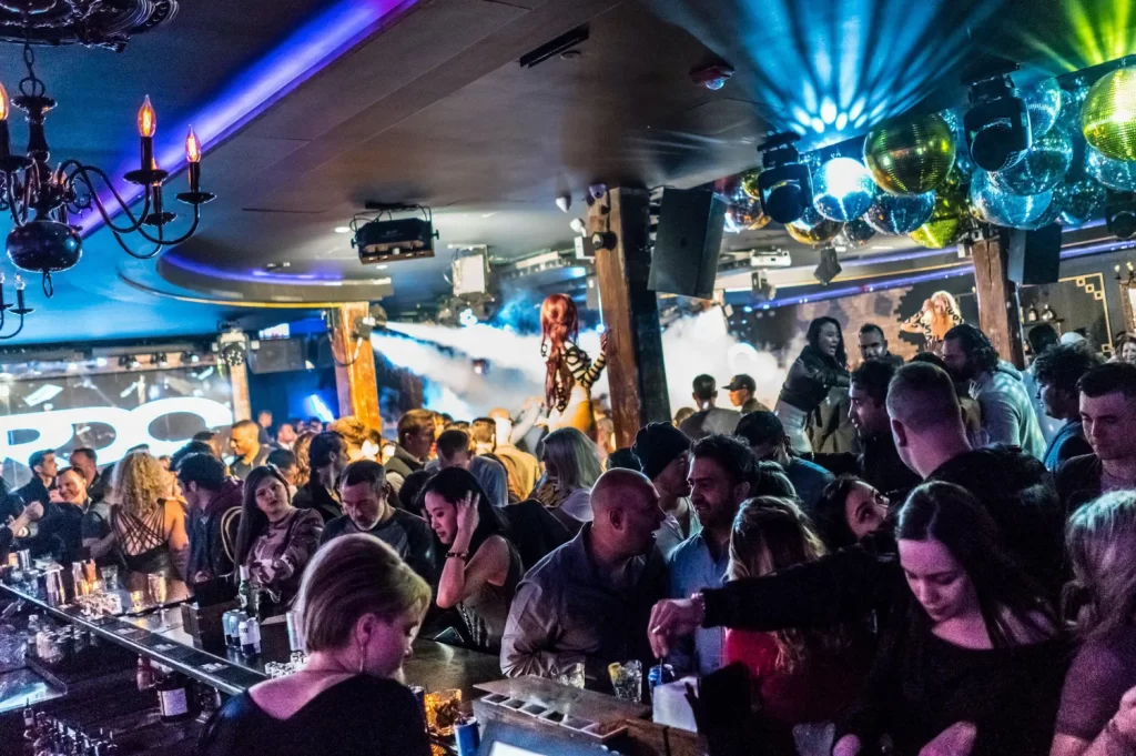 Make a reservation at ELECTRIC HOTEL Chicago KEYS