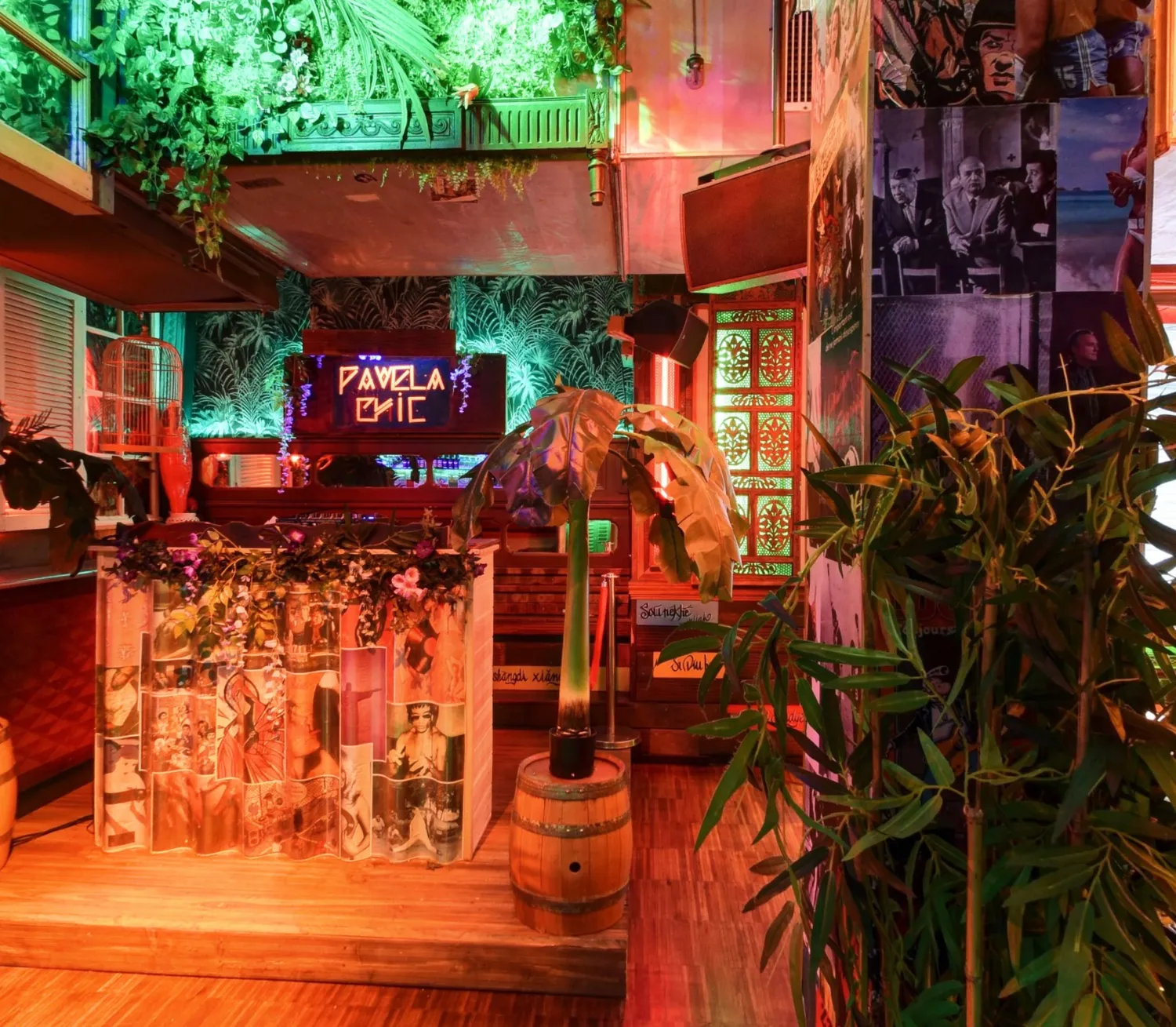 Favela Chic restaurant bar Paris