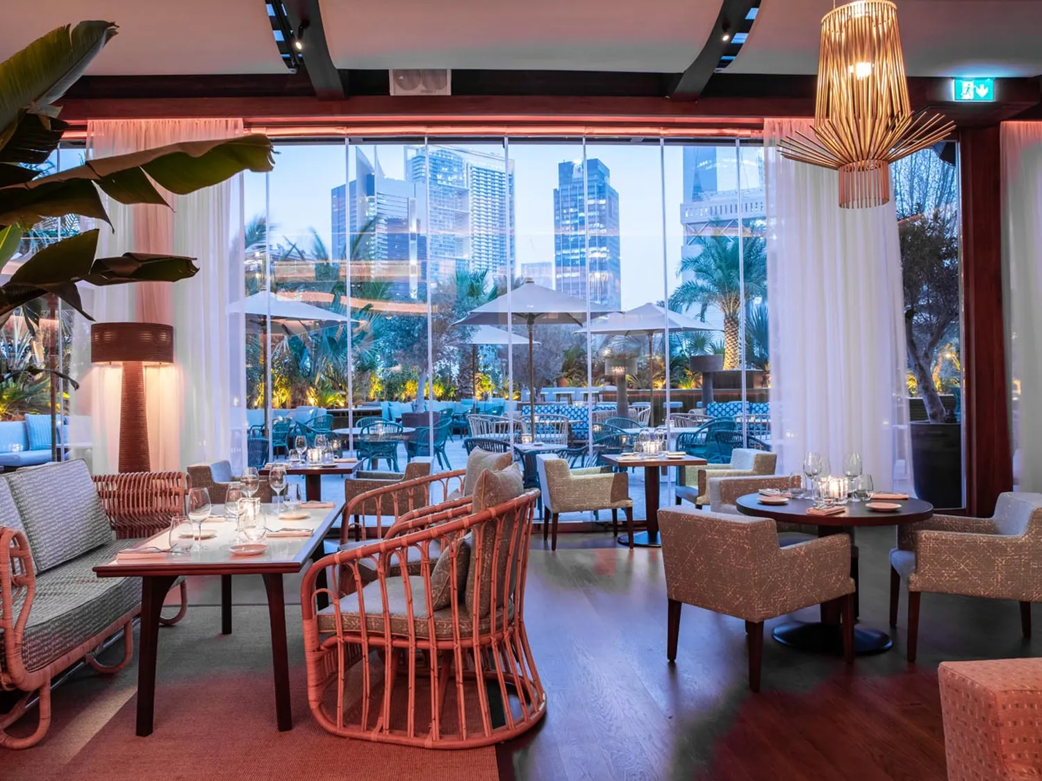 Reservation at La Cantine du Faubourg Dubaï The World Keys