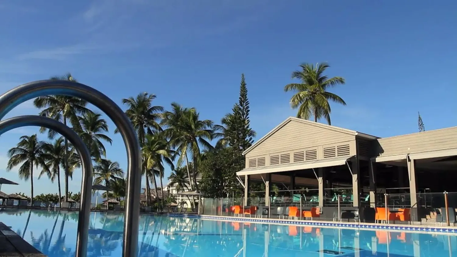 Plage de La Créole Guadeloupe Pool party