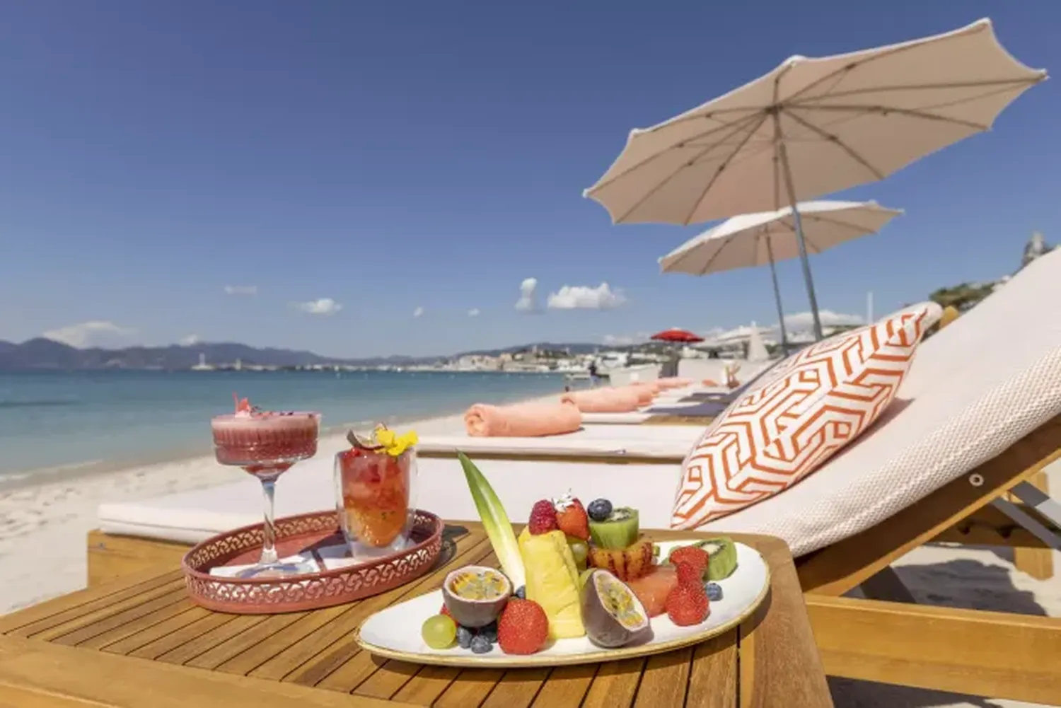 La Mandala beach restaurant Cannes