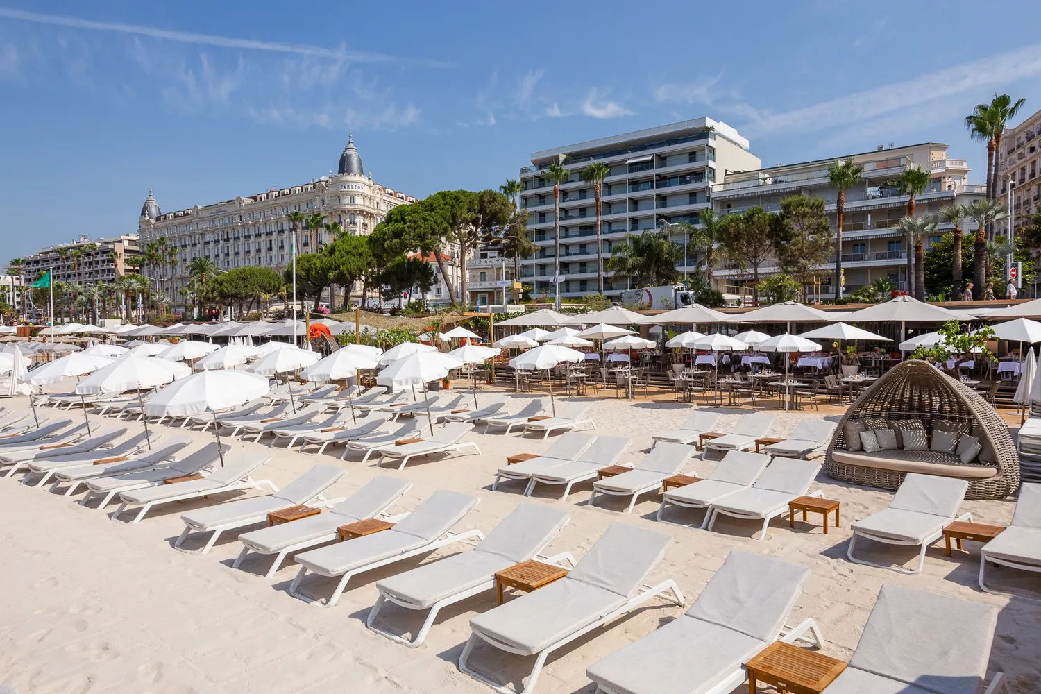 La Mandala beach restaurant Cannes