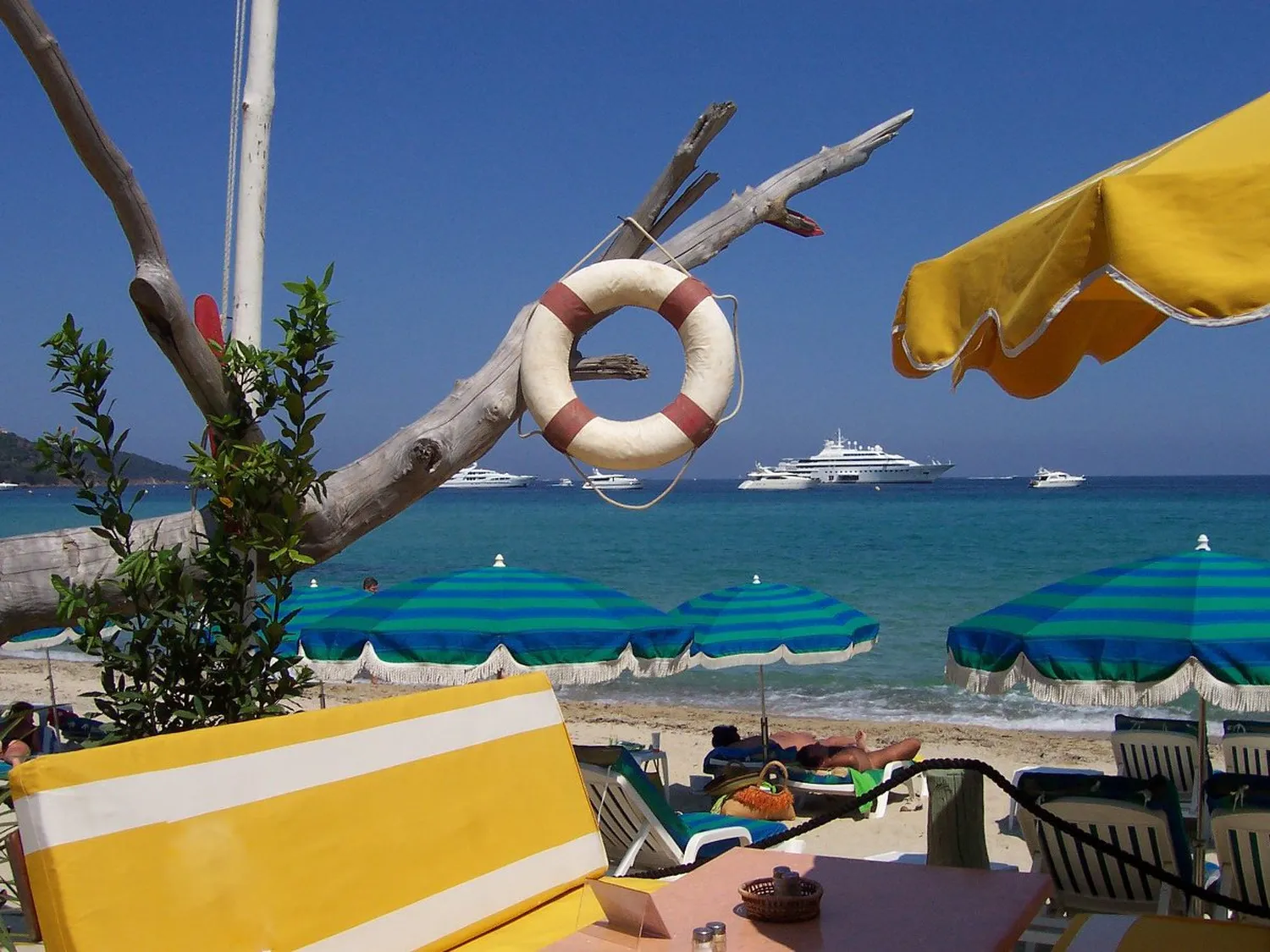 Le Neptune Plage beach Saint Tropez