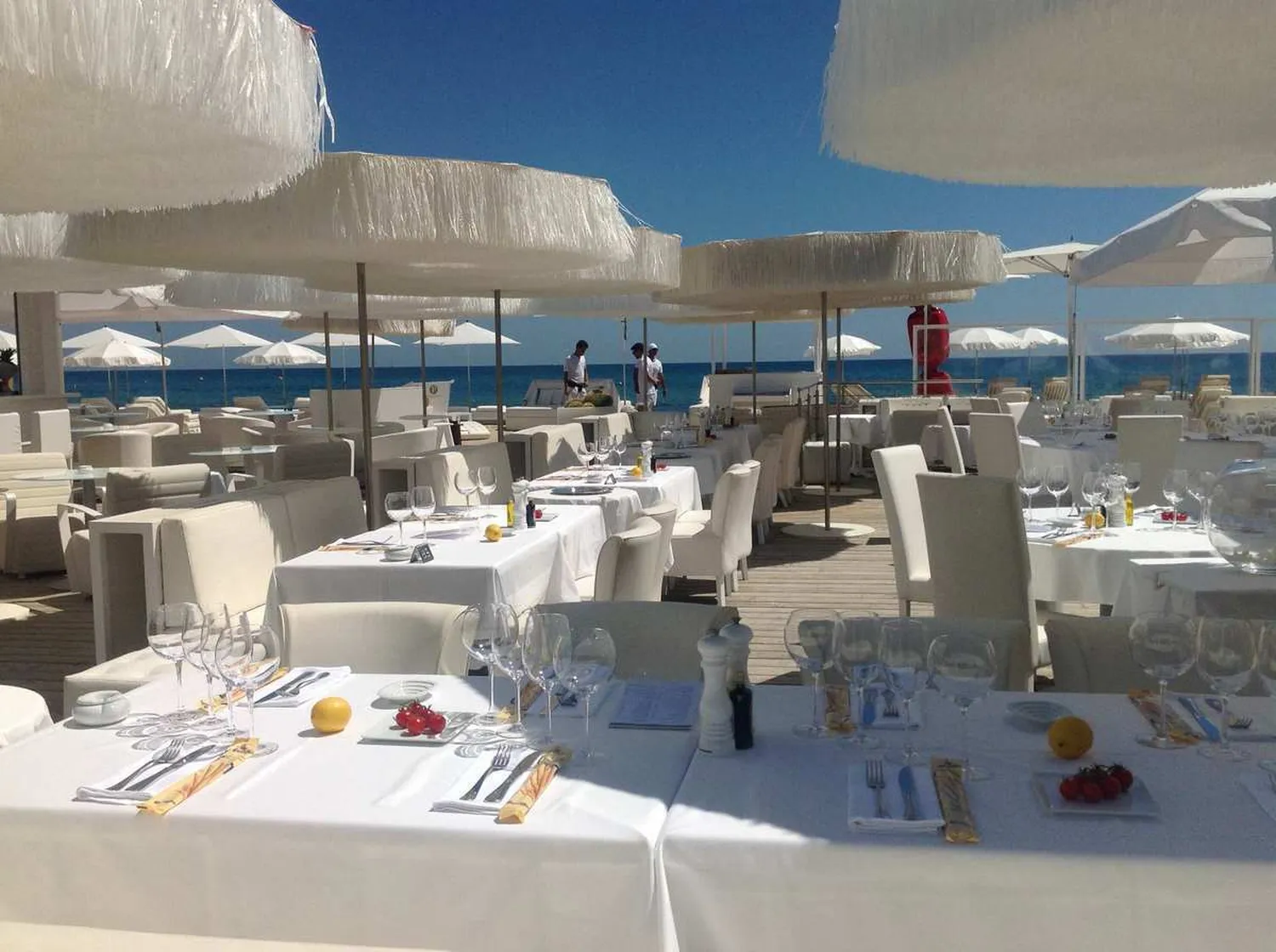 Les Palmiers Club restaurant St Tropez