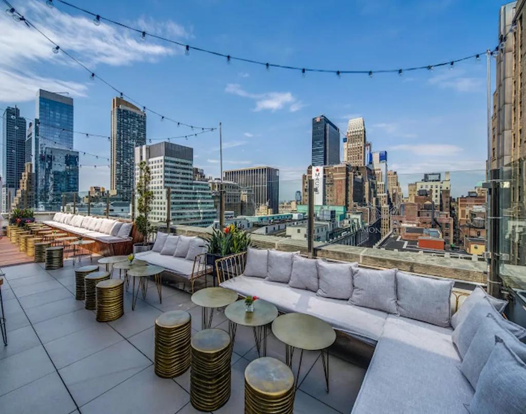 Reservation at MONARCH rooftop NYC KEYS