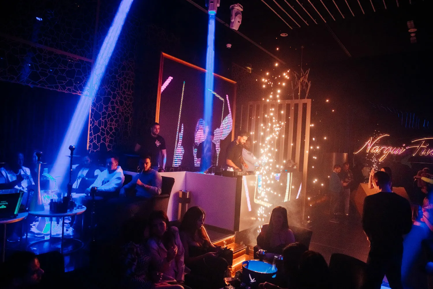 Nargui Five lounge Dubaï