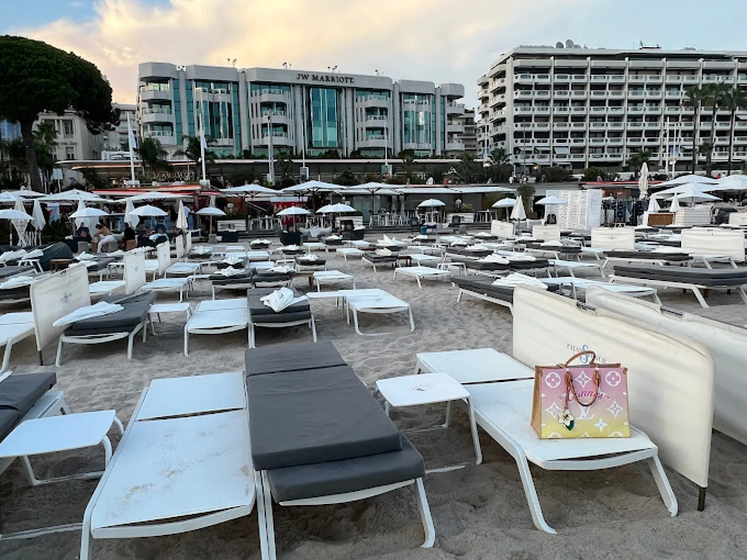 Palais Stéphanie Beach Cannes