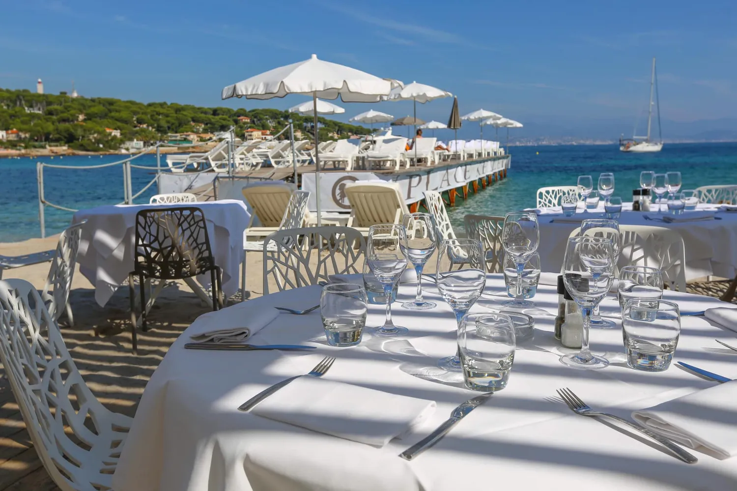 Plage Keller restaurant Cannes