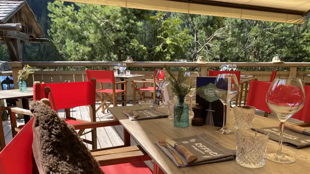 Reservation at LE REFUGE restaurant Megève KEYS