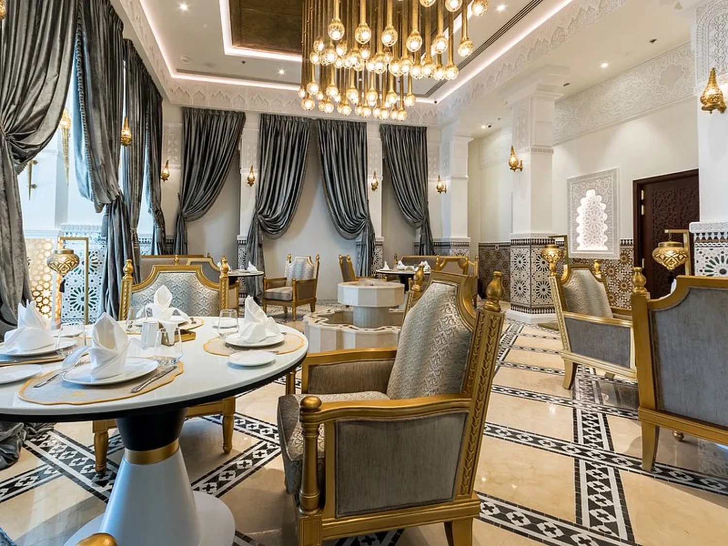 Bab Al Mansour restaurant Dubaï