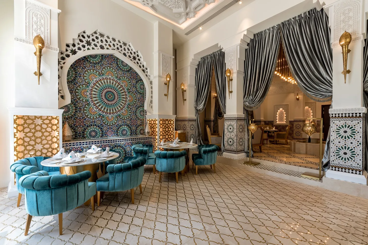 Bab Al Mansour restaurant Dubaï