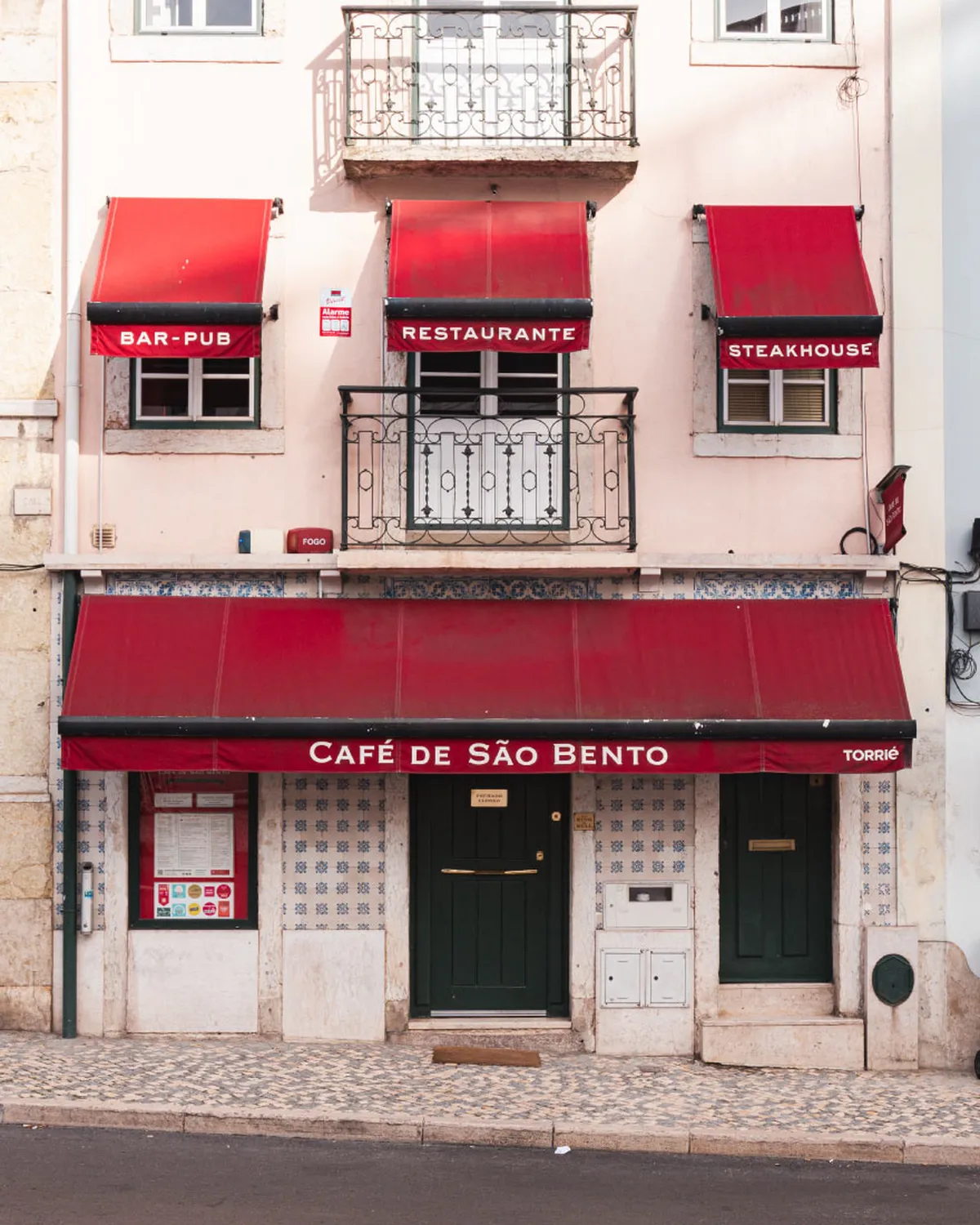 Cafe de Sao Bento restaurant Lisbon