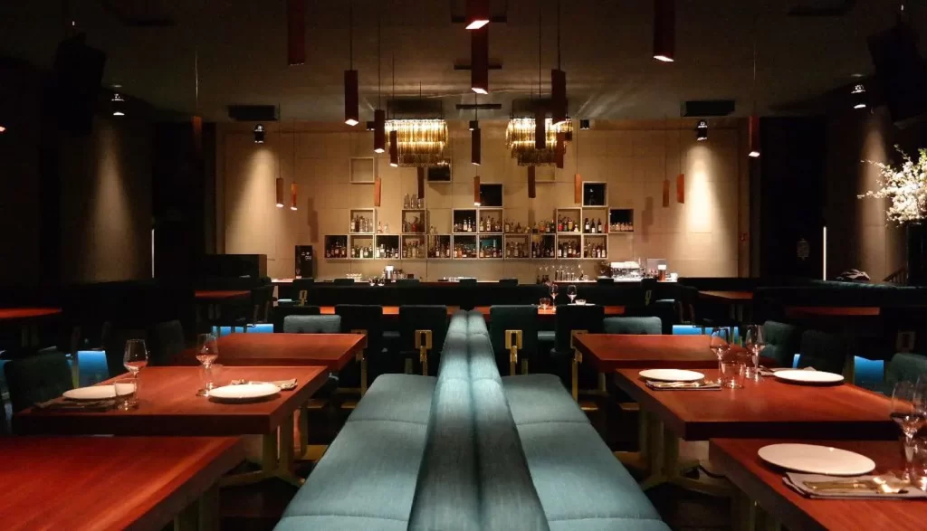 Reservation at CRACKERS restaurant Berlin KEYS