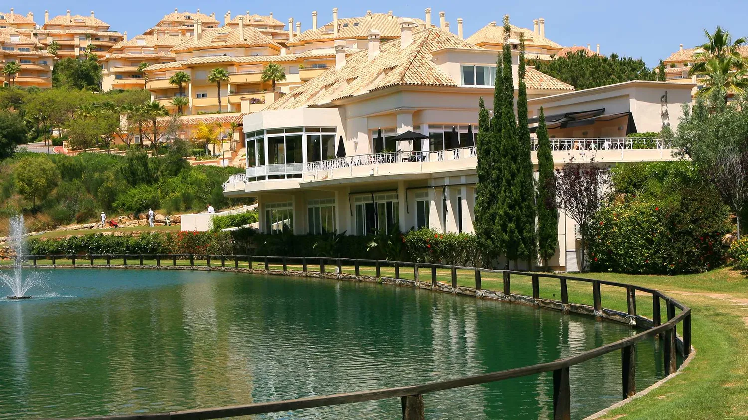 El lago restaurant Marbella