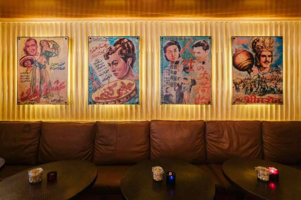 Reservation at Holder restaurant Montréal The World Keys