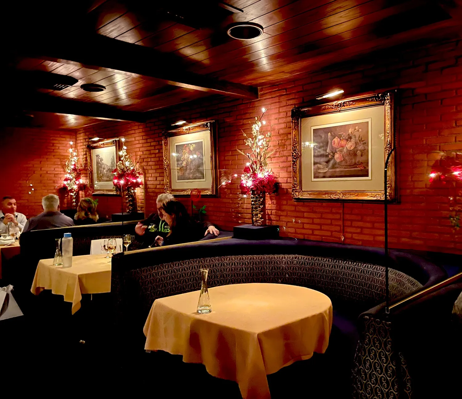 Hugo's Cellar restaurant Las Vegas