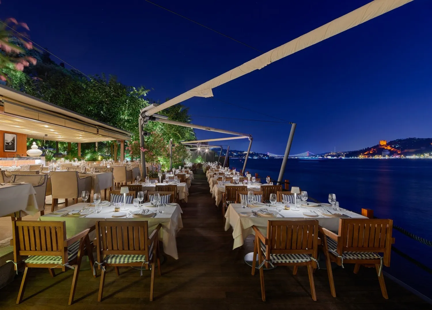 Lacivert restaurant Istanbul