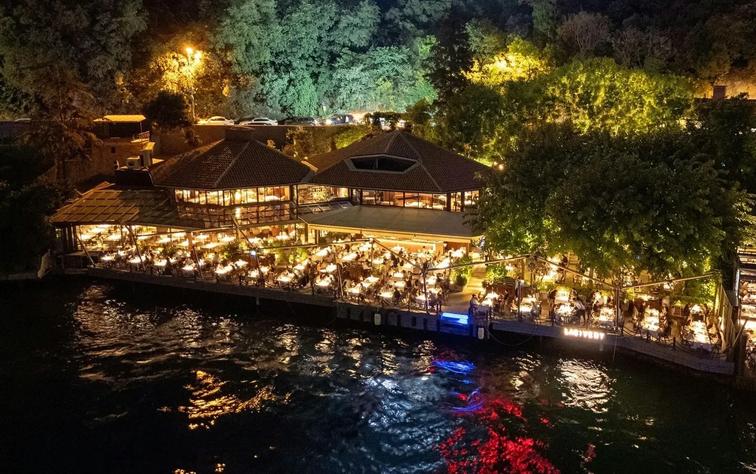 Lacivert restaurant Istanbul