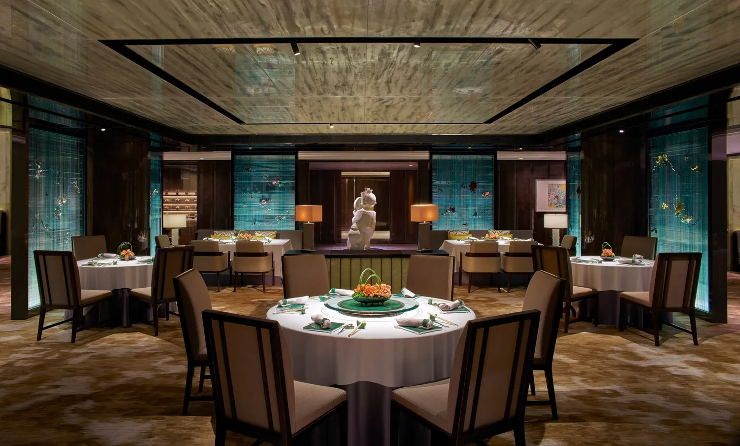 Lai Ching Heen restaurant Hong Kong