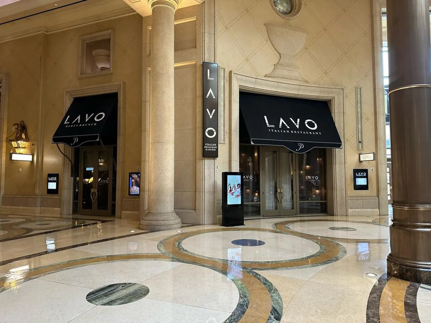 Lavo restaurant Las Vegas_theworldkeys