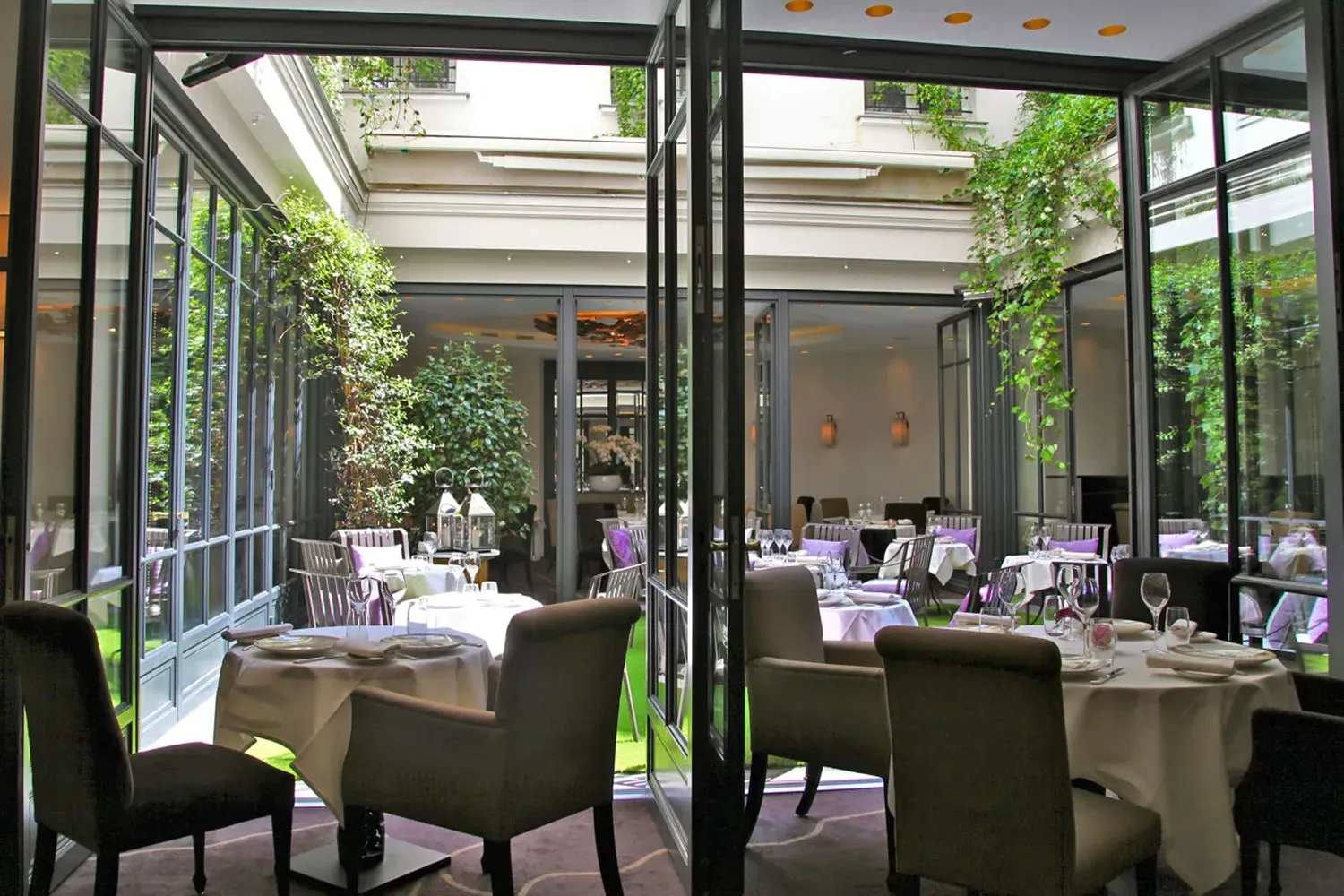 Reservation at LE BAUDELAIRE restaurant - Paris | KEYS