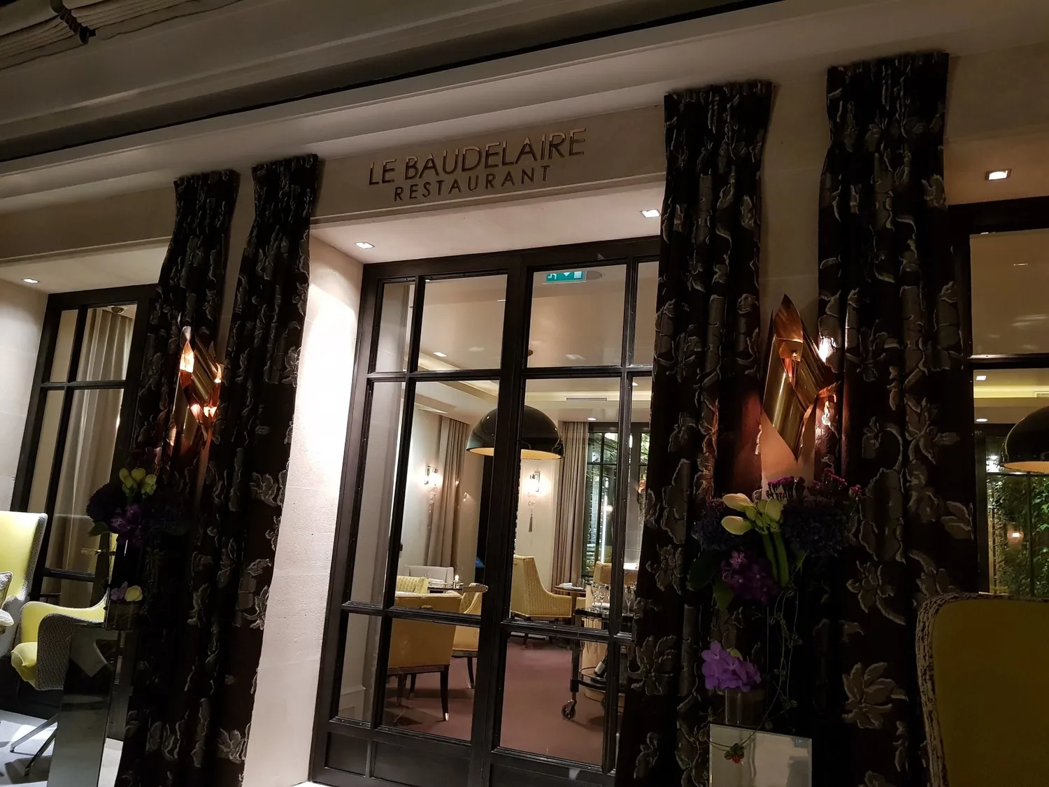 Le Baudelaire restaurant Paris