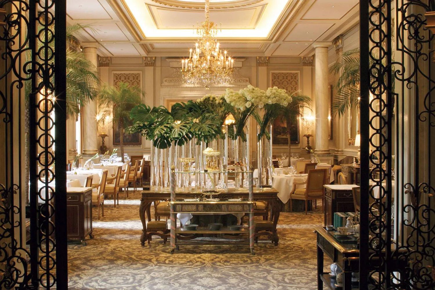 Le Cinq restaurant Paris