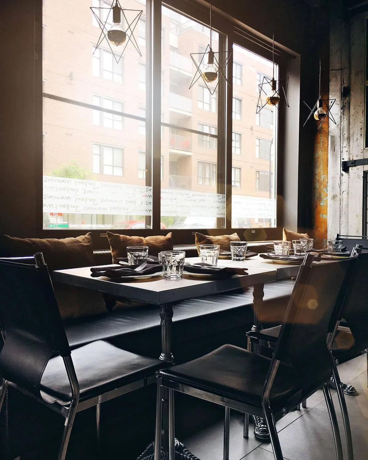 Mauvais Garçons restaurant Montreal