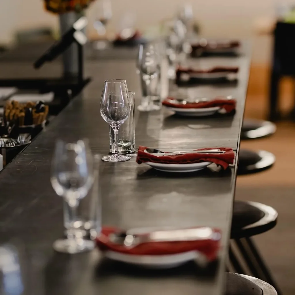 Reservation at OThym restaurant Montréal The World Keys