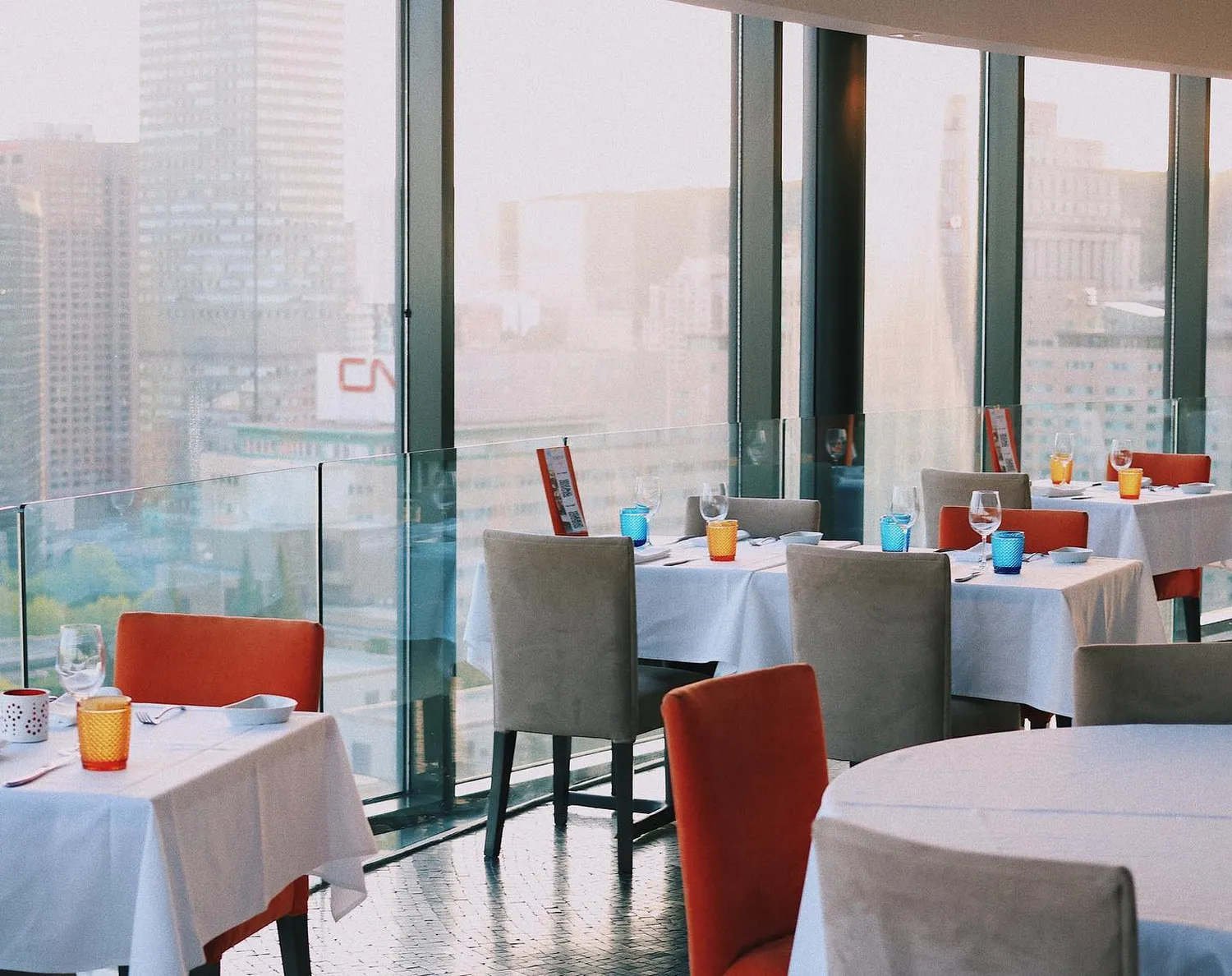 Portus 360 restaurant Montreal