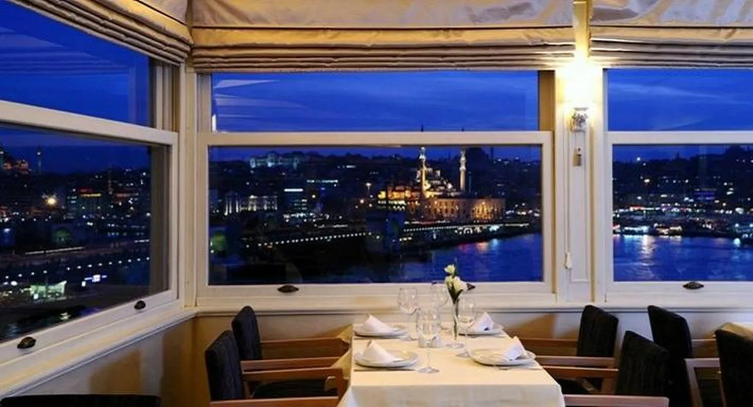 Tarihi Karakoy restaurant Istanbul