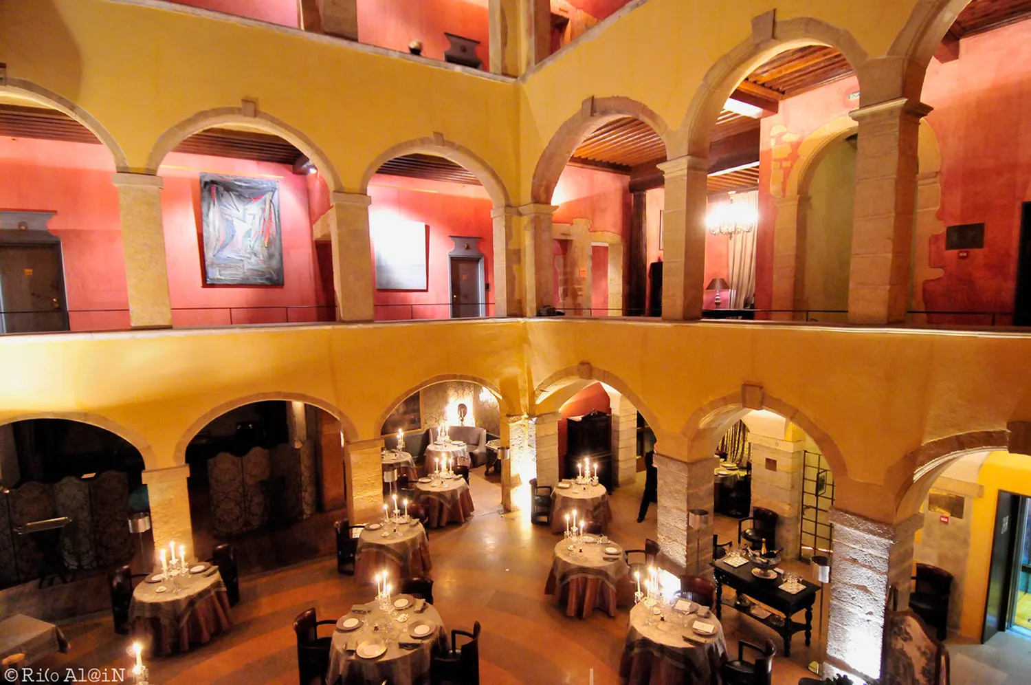 Cour des Loges restaurant Lyon