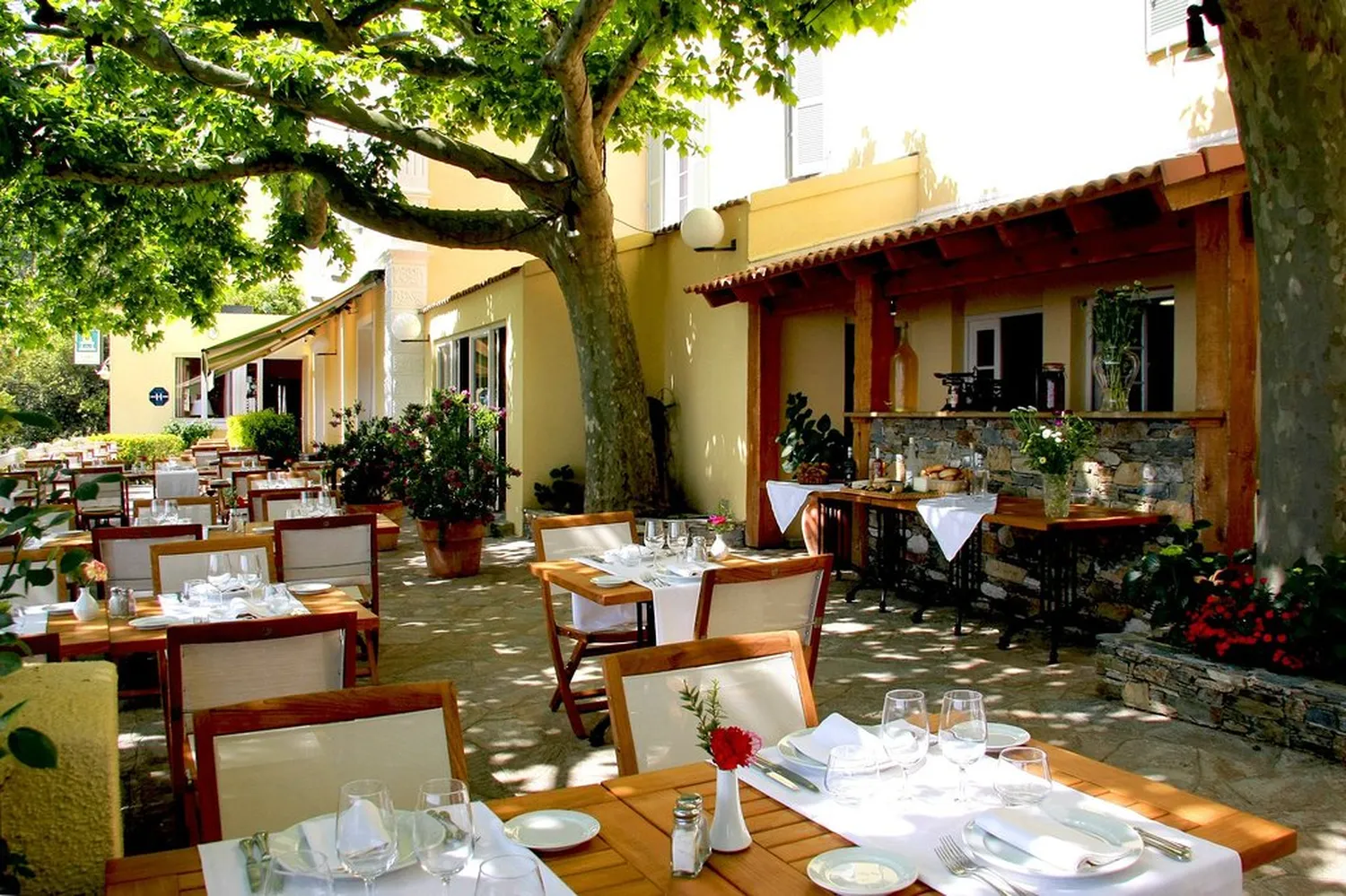 La table de la Corniche restaurant Bastia