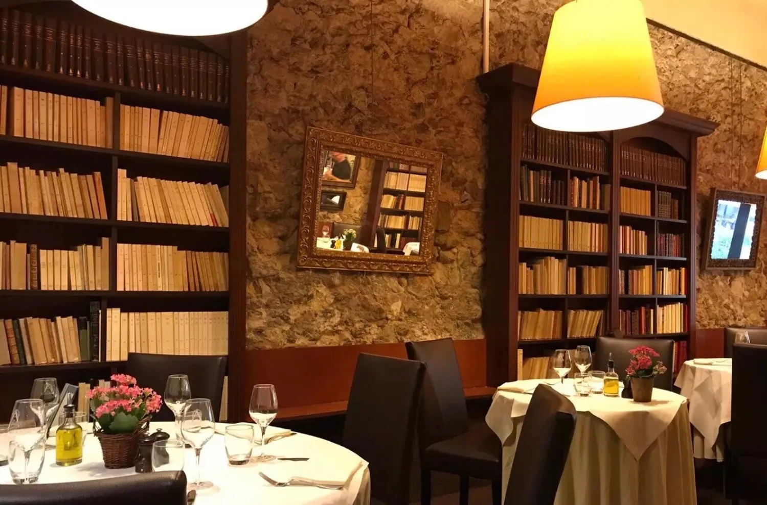 Les Arcenaulx restaurant Marseille