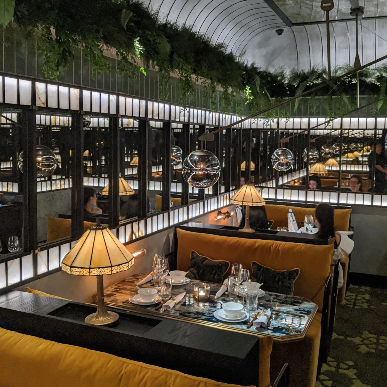 Mott 32 restaurant Singapore