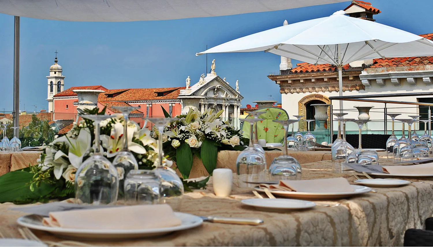 Top of the Carlton restaurant Venise