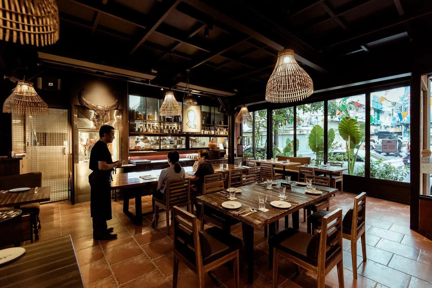 100 MAHASETH Restaurant Bangkok