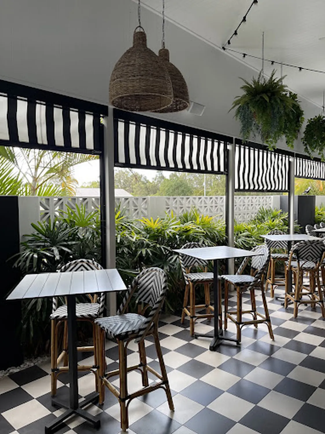 Arundel Tavern restaurant Gold-Coast