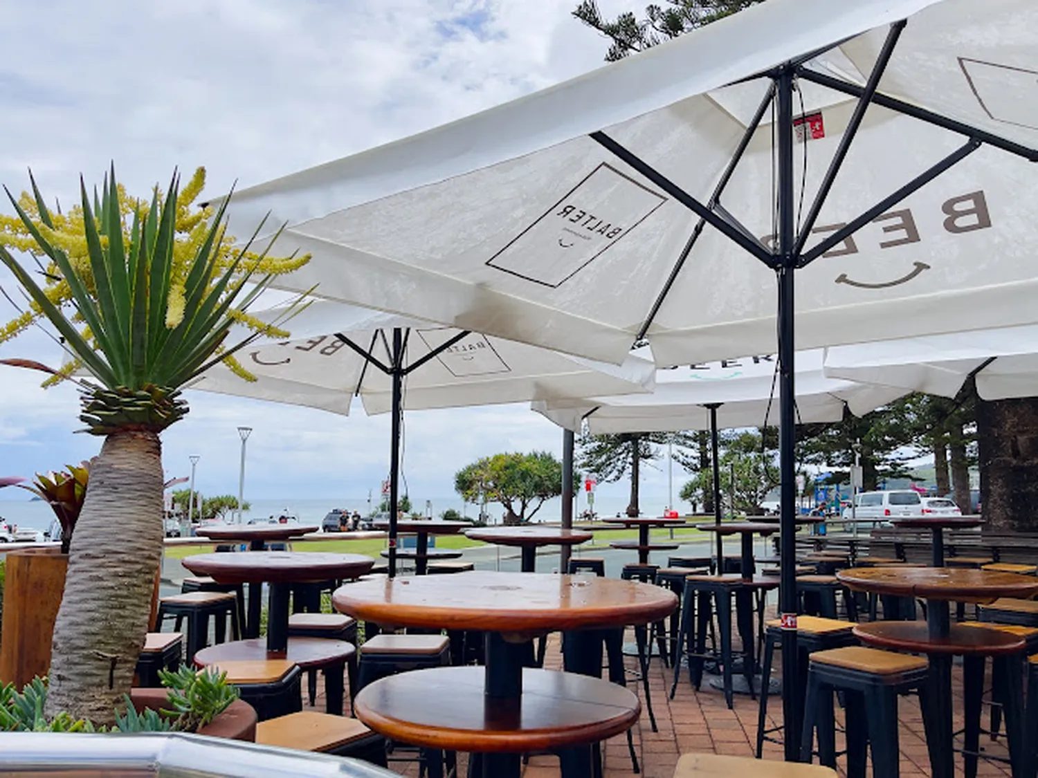 Beach Hotel restaurant Byron Bay