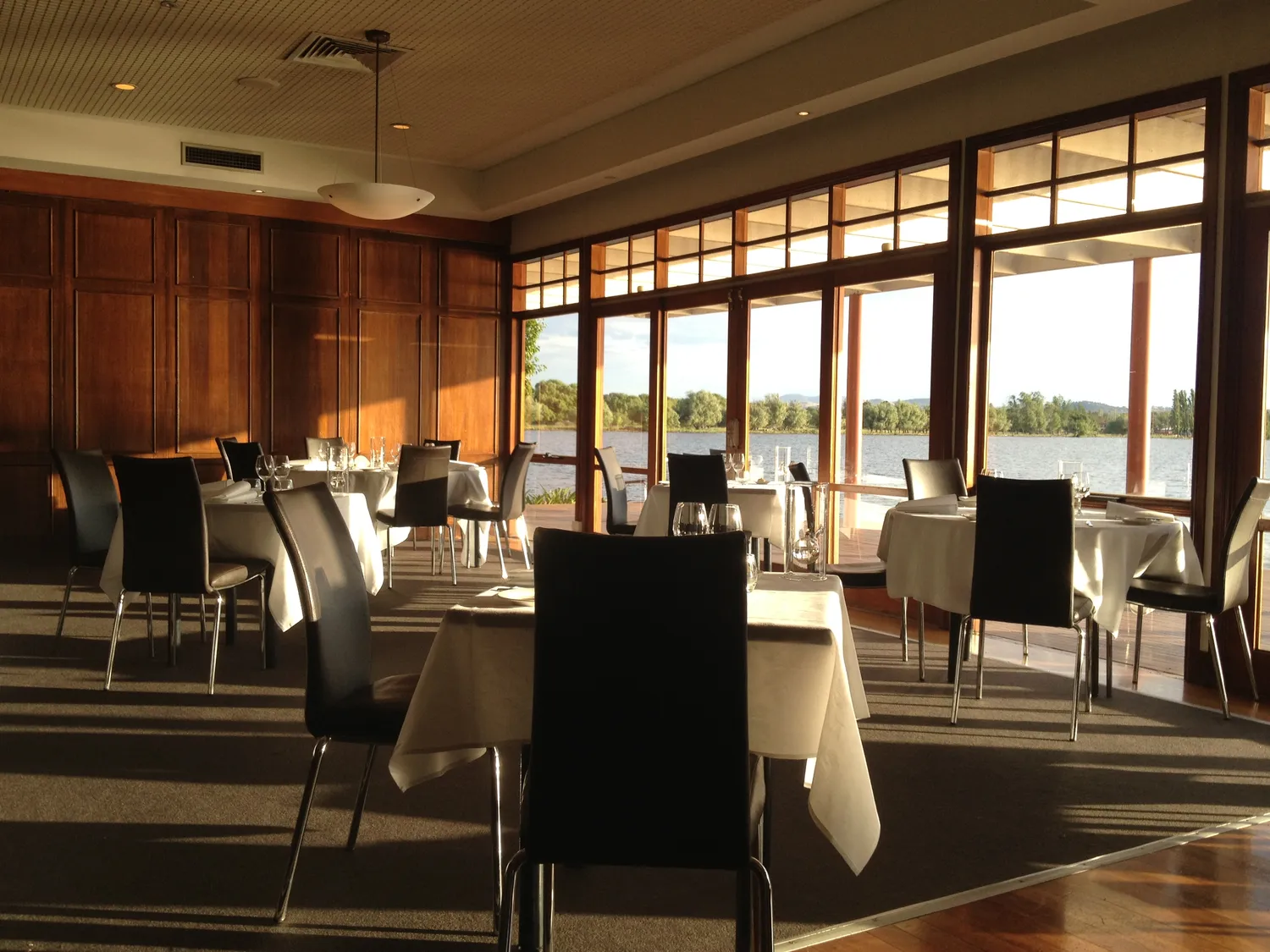 Boat restaurant Canberra