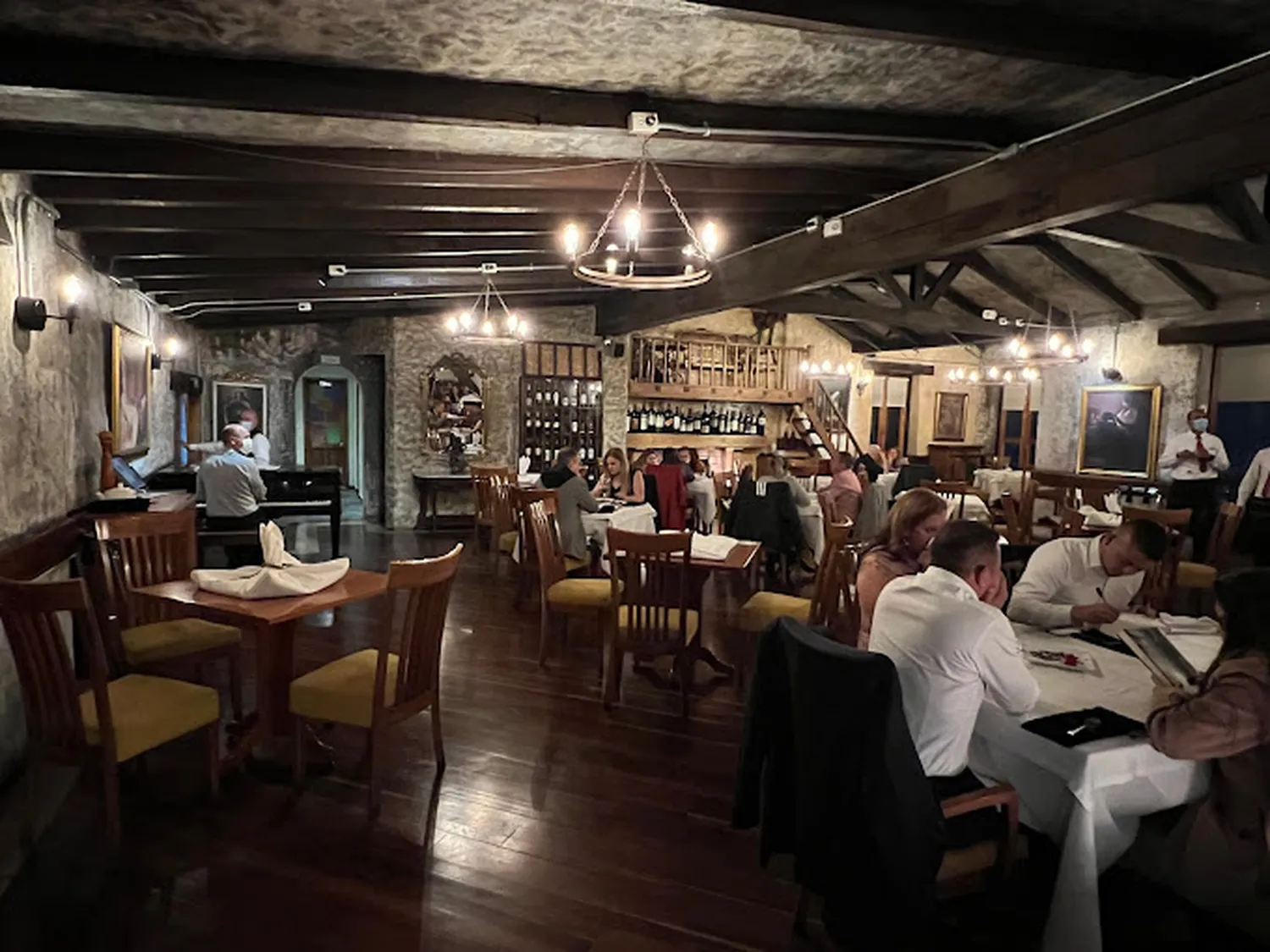 Casa San Isidro Restaurate bogota