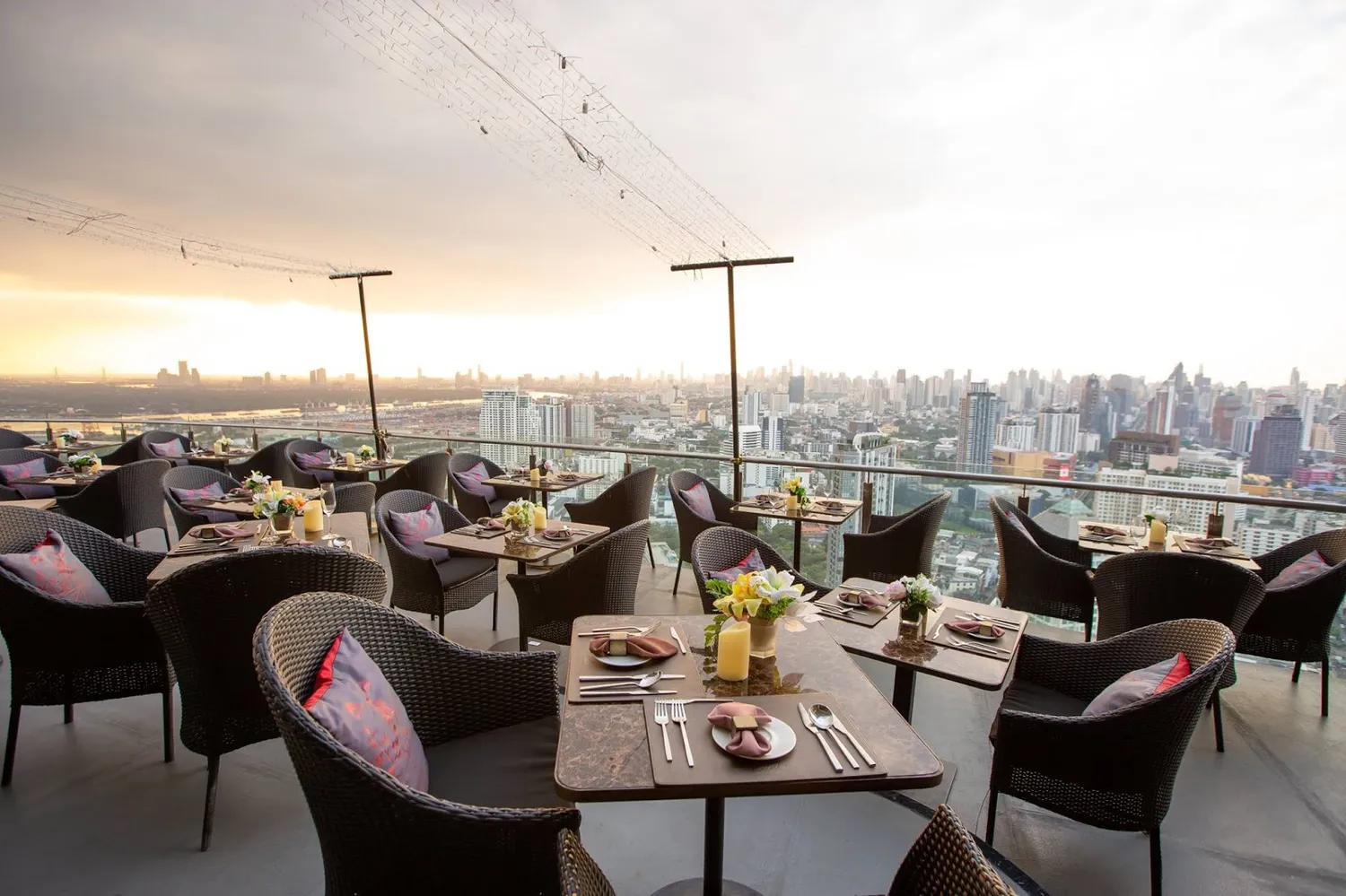 Cielo Sky Bar restaurant rooftop Bangkok