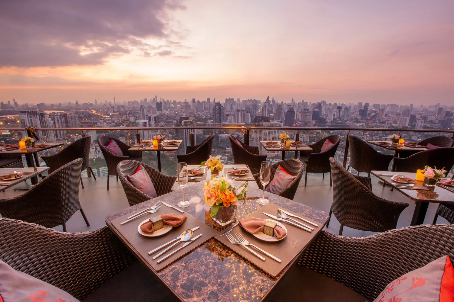 Cielo Sky Bar restaurant rooftop Bangkok