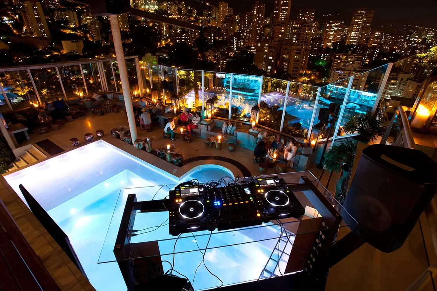 Envy Rooftop Restaurante Medellin