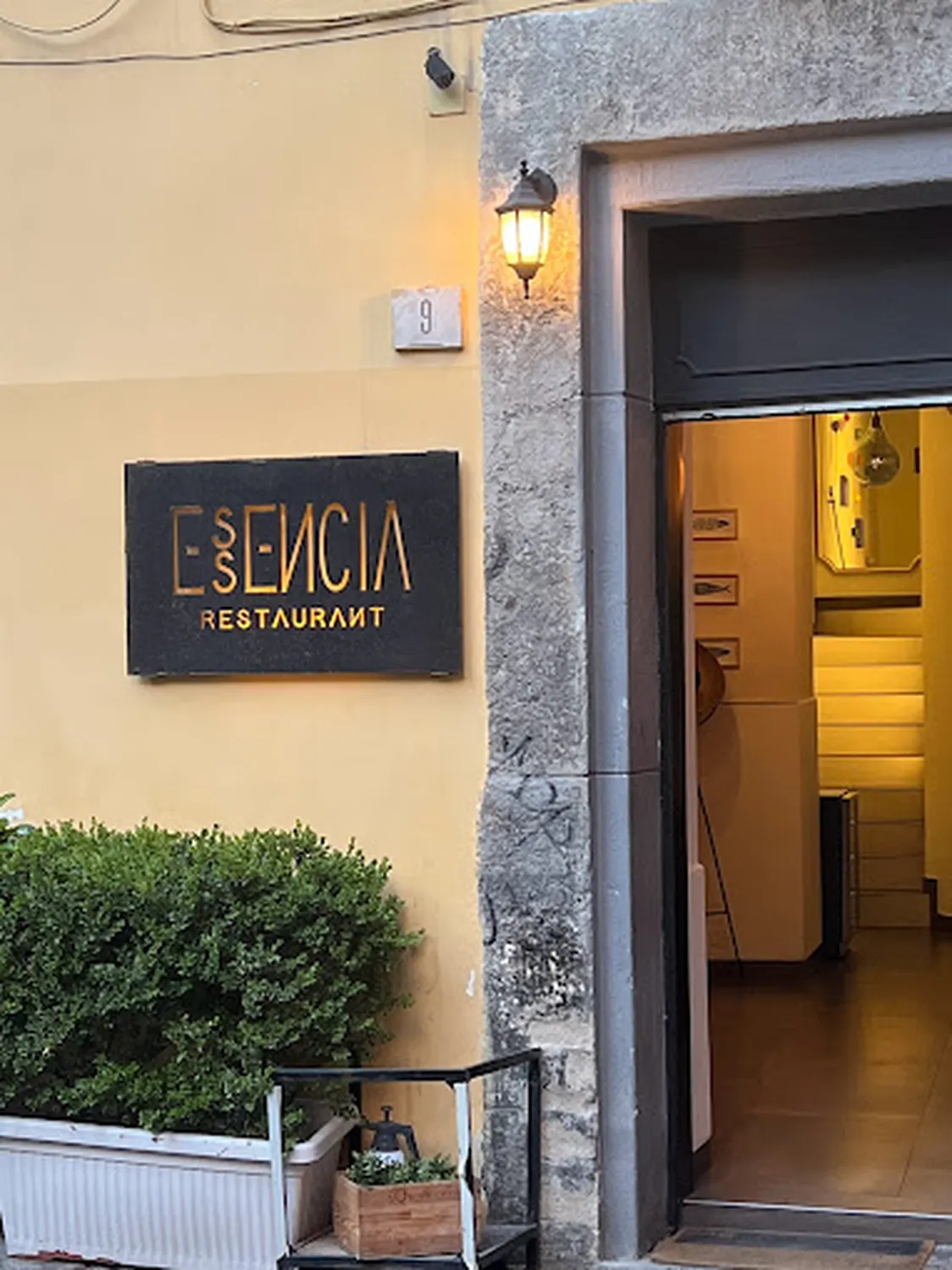 Essencia restaurant Naples