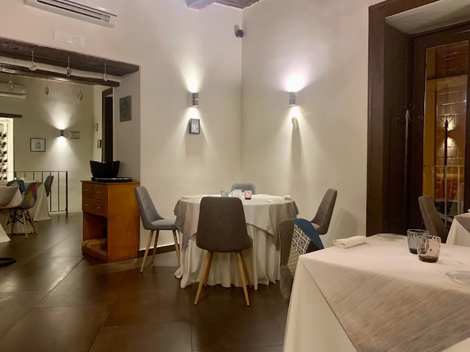 Essencia restaurant Naples