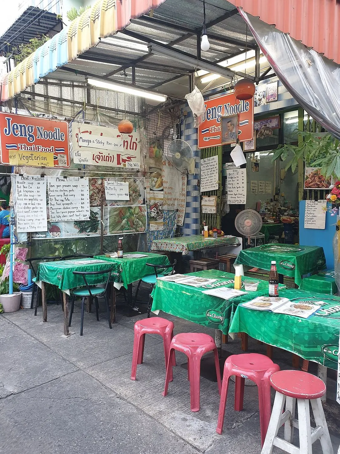 Jeng Noodle restaurant Bangkok