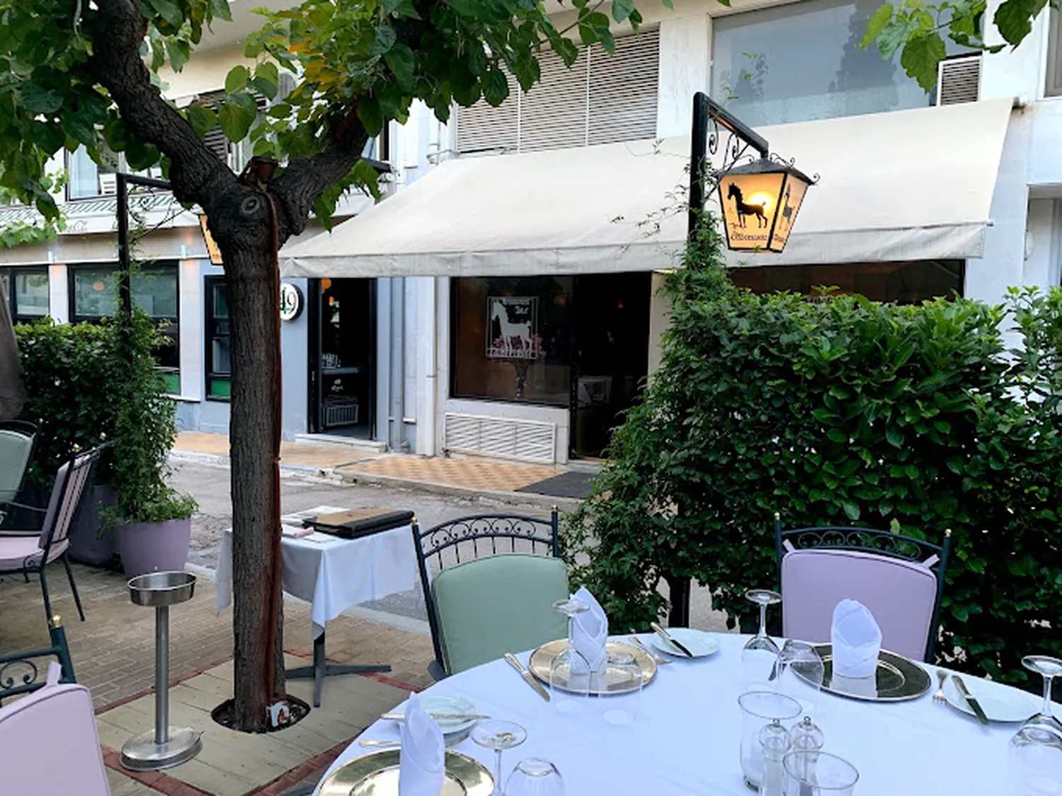 L'abreuvoir restaurant Athens