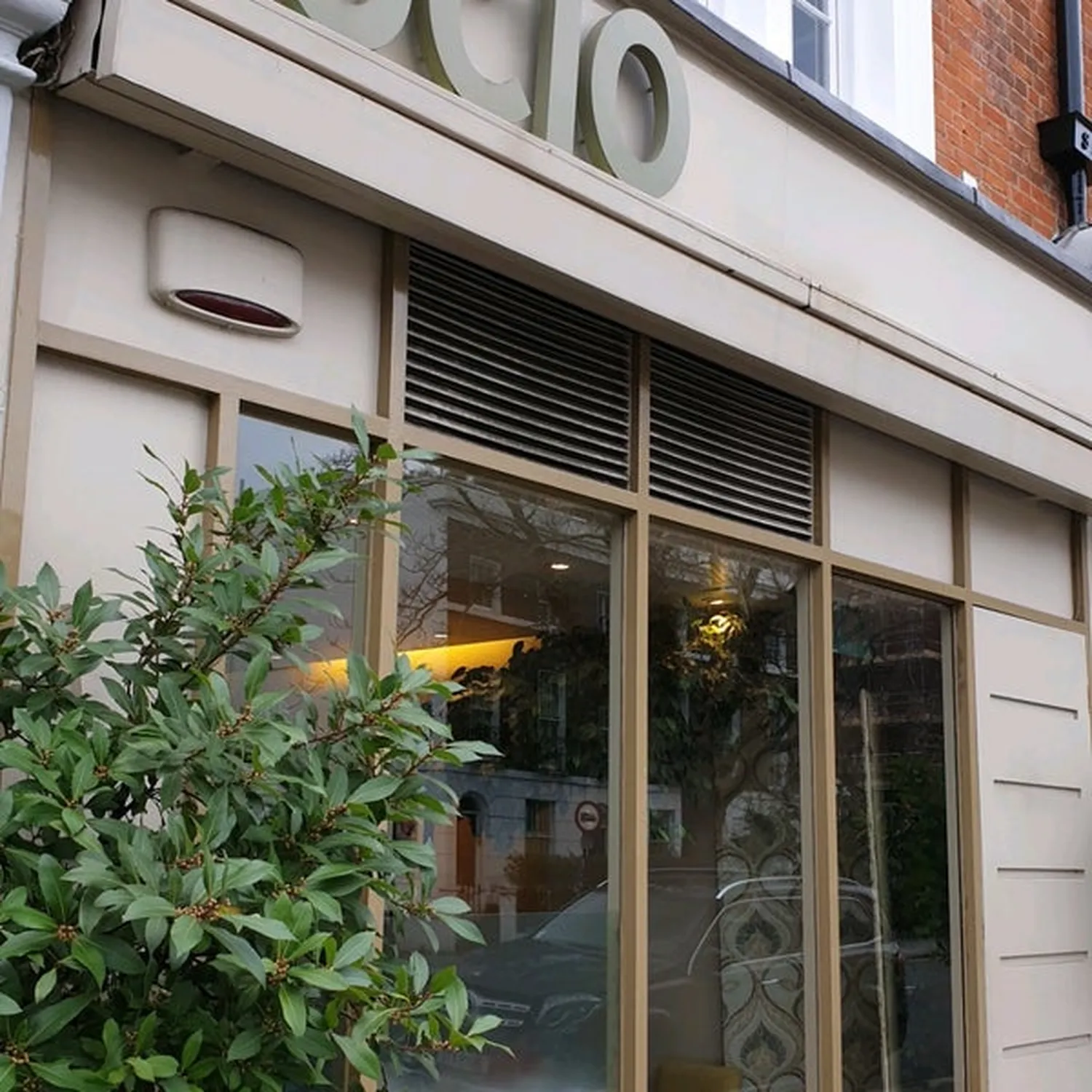 Lucio restaurant London